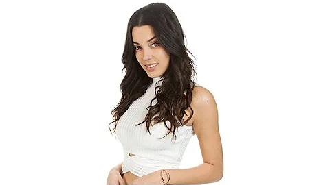 Denise Schaefer Says All GUESS Girls Have THIS in ...