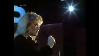 Kim Wilde - Kids In America (Official Music Video)