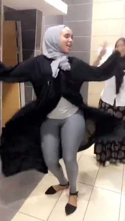 somali ladies in hijab twerking and dancing