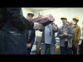 ”すしの都”の魚市場を外国人がツアー　競り、マグロの解体、朝食に「ファンタスティック！」福岡県北九州市
