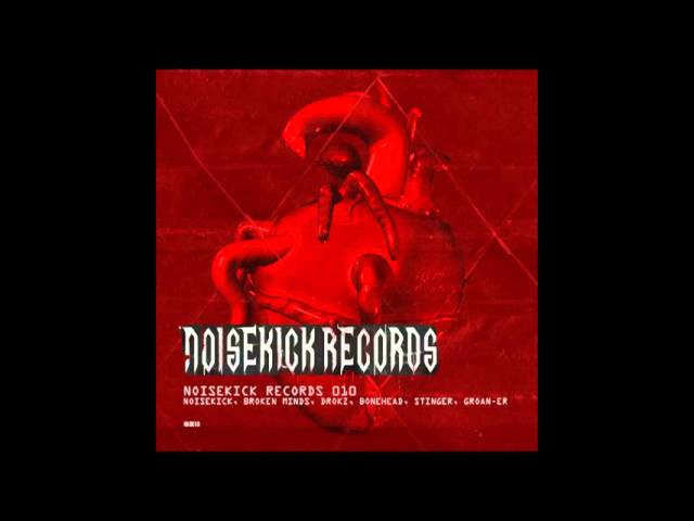 Sleduj NKR010: 04. Bonehead - Crushing Those Soundwaves (212 BPM) na YouTube