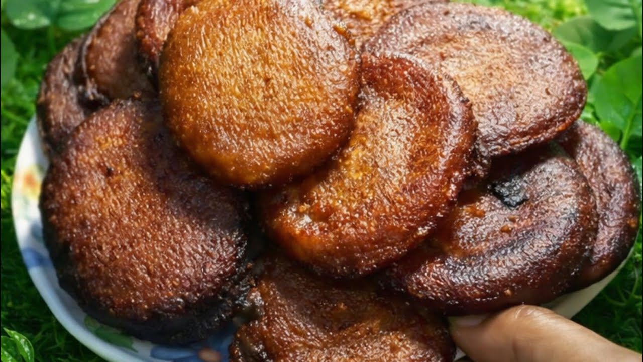 আম্মুর হাতে তৈরি মজাদার তেলে পিঠা/ mom style teler pittha recipe