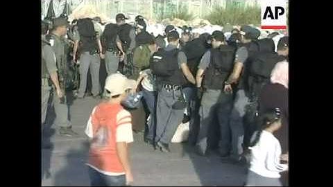 Palestinians gather to cross to Jerusalem for Friday Ramadan prayers