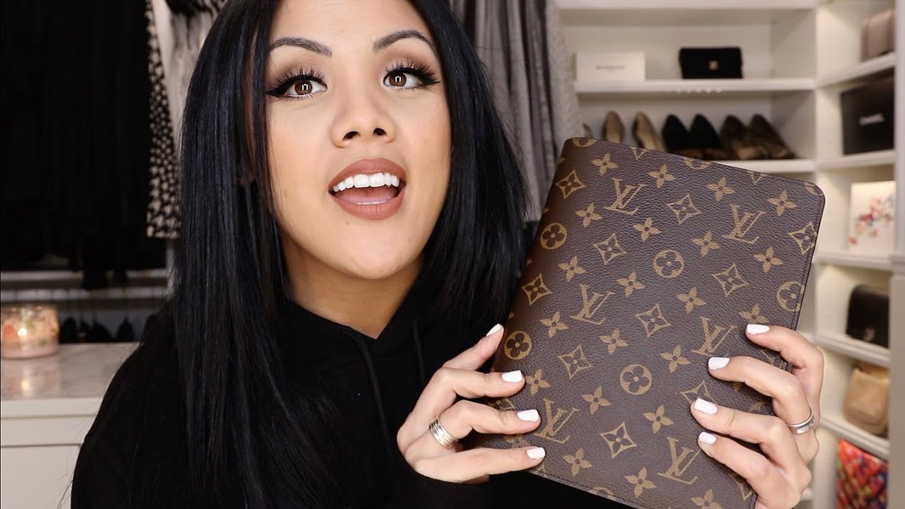 Louis Vuitton Agenda Setup - Annie Fairfax