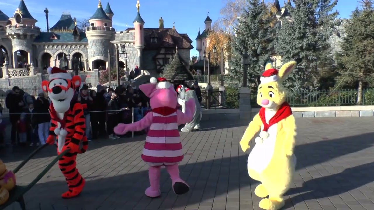 DLP 2013 - Disneyland Parc - La Cavalcade De Noel (Fanstasyland)