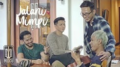 NOAH - Jalani Mimpi (Official Lyric Video)  - Durasi: 4:03. 