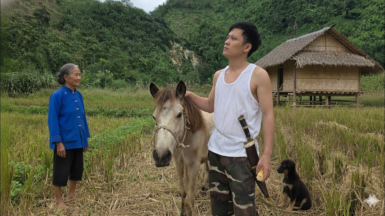 Полицейский, построивший бамбуковый дом, был удивлён появлением двух новых друзей.