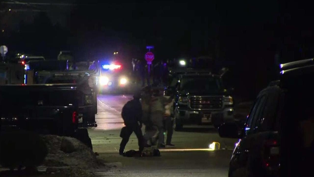 Nearly 12-hour standoff in Richmond Hill ends peacefully - YouTube