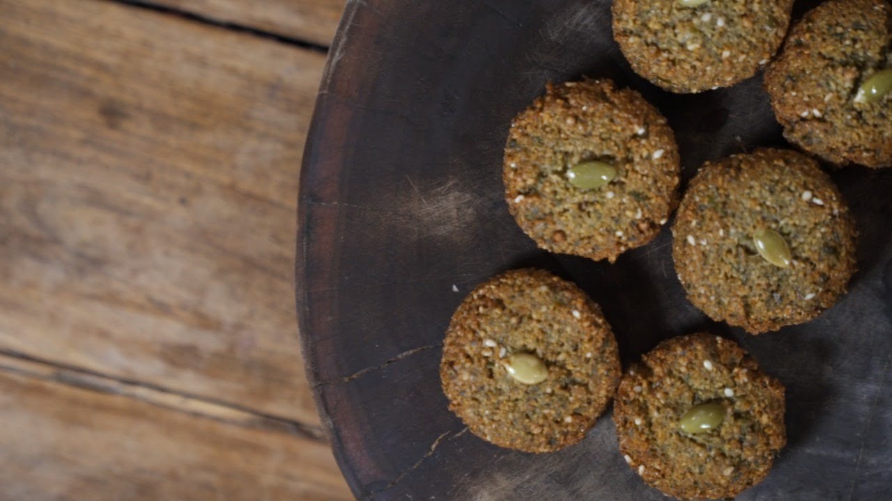 Falafel: veja receita original dos bolinhos de grão-de-bico ensinada por Felipe Rameh