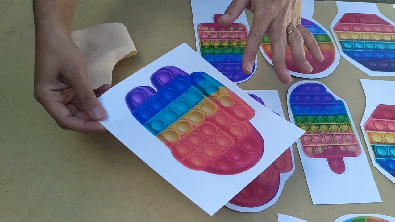 Display de MDF/ADESIVANDO E CORTANDO/Pegue e Monte