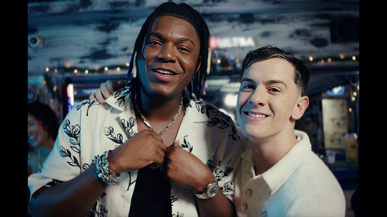 在 YouTube 上觀看「Venesti, @Guaynaa_  - Mi Debility (Official Video)」 在 YouTube 上觀看「Venesti, @Guaynaa_  - Mi Debility (Official Video)」