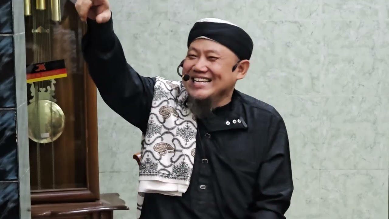 TAUSIYAH HIKMAH RAMADHON MALAM 9 & BERBAGI MINYAK AL HIKMAH ABAH SUKA DI MASJID AL IKHLAS CAKALELE