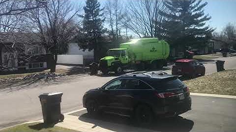 Gfl environmental freightliner 114SD labrie automizer