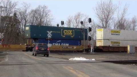 Big Fast  CSX Train Heads East 4K