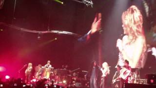 Shakira - La Tortura Live