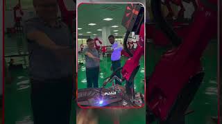 شاهد كيف تصرف هذا الروبوت أمام المال! 😳