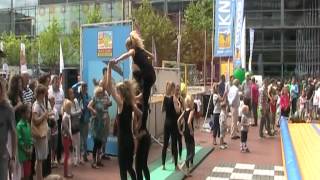 Sportmarkt Amstelveen 2012 Handstand Met Britta, Lisa En Quirine.