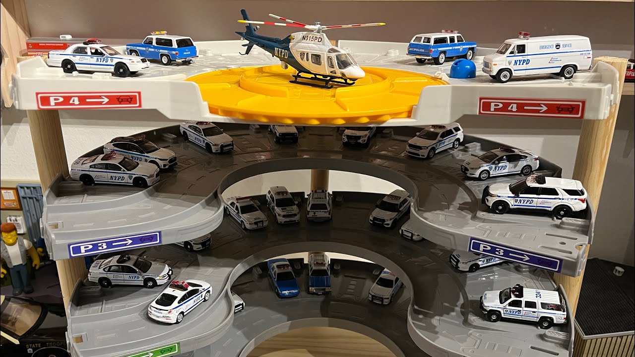 Четырехэтажный гараж полиции Нью-Йорка в масштабе 1/64 с посадочной площадкой для вертолета