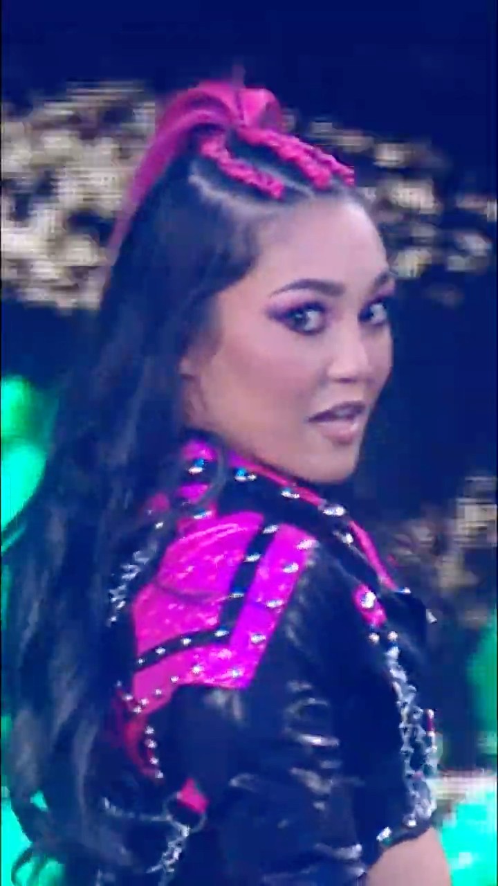 Roxanne Perez has entered the Women’s #RoyalRumble Match and she means business ?
