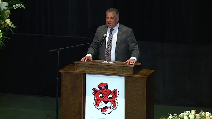 Bruce Pearl speaks at Rod Bramblett's funeral