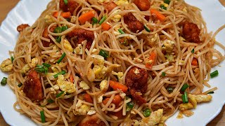 Chicken Noodles Recipe/ Chicken Hakka Noodles/ Street Style Chicken Noodles