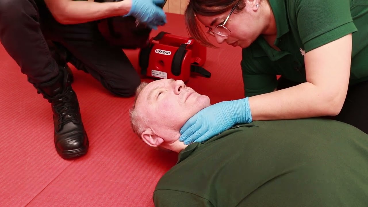 Verwijderen van een integraal valhelm