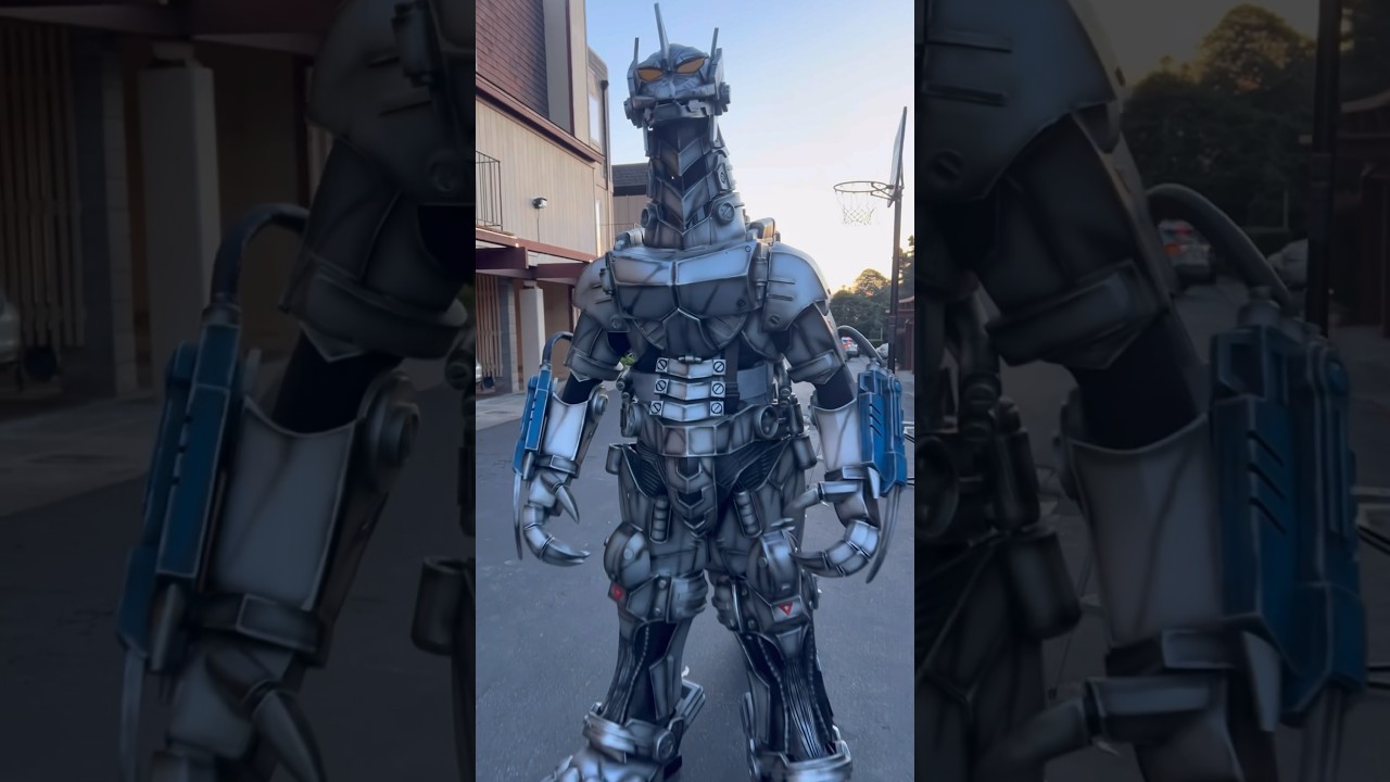 Kiryu MechaGodzilla suit up test #cosplay #cosplayer #cosplaying #godzilla #mechagodzilla #kiryu