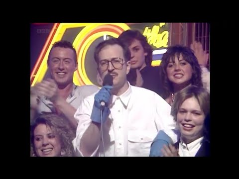 Top of the Pops - 26th May 1988 - YouTube