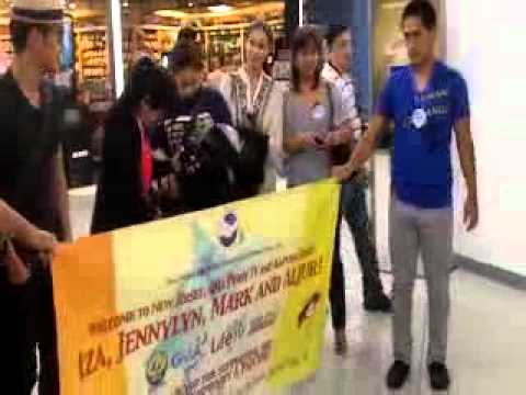 Aljur, Jennylyn, Iza and Mark welcome Newark Airpo...