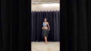 Jawani Iraqi | Honey Singh | Nikita Surolia #dance #hariyanvisong #jawaniiraqi #youtubeshorts #fyp