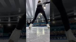 🩷⛸️ #figureskating #figureskatingdress #figureskatinglife #heerenveen #thialf #ice #fryslân