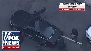 BREAKING: 2 officers among 6 shot inside midtown Manhattan building