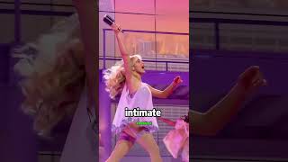 Pop stars almost never perform with ordinary microphones. #celebrity #music #fyp #sabrinacarpenter