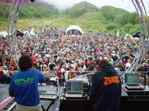 GMS vs Wrecked Machines - Round And Round (Astrix rmx)