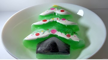 Melting a Christmas Tree Made of Ice 🌲 (4K Timelapse)