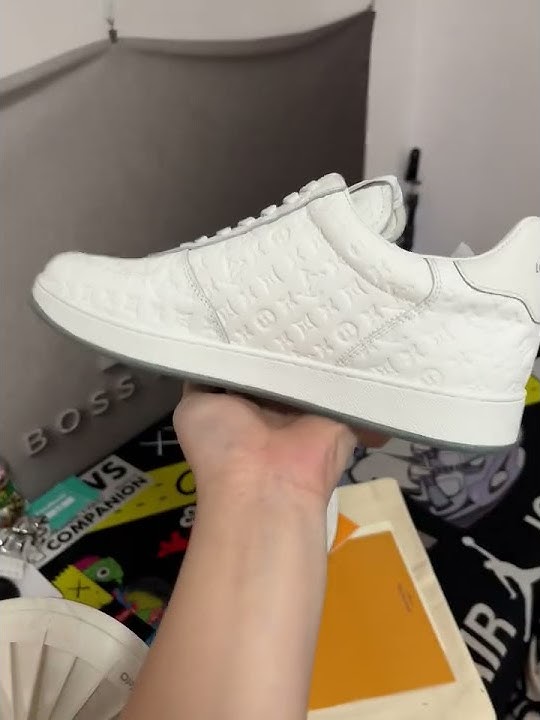 ISSUES WITH MY LV RUNAWAY SNEAKERS, POOR QUALITY 