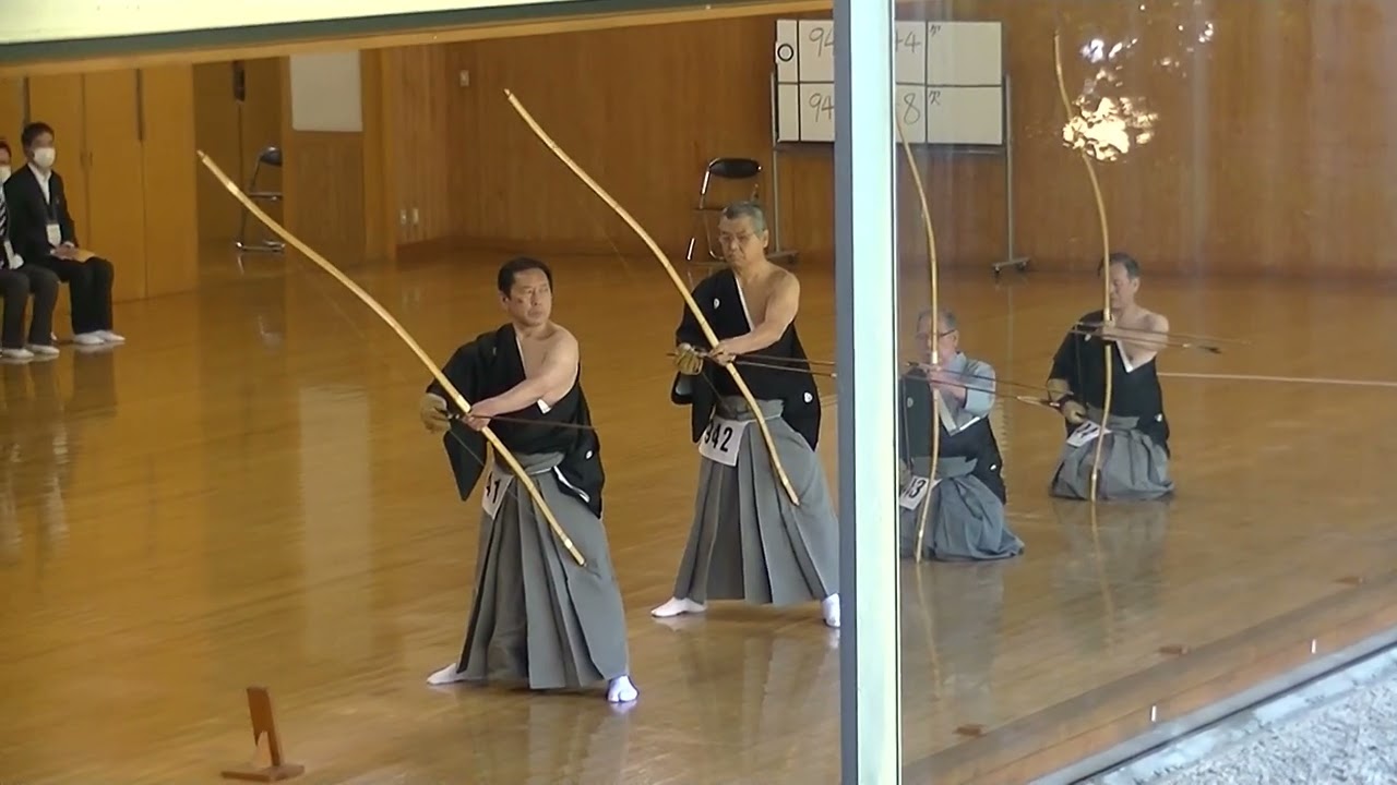 R4年度 明治神宮奉納全国弓道大会 範士奉射1 - YouTube