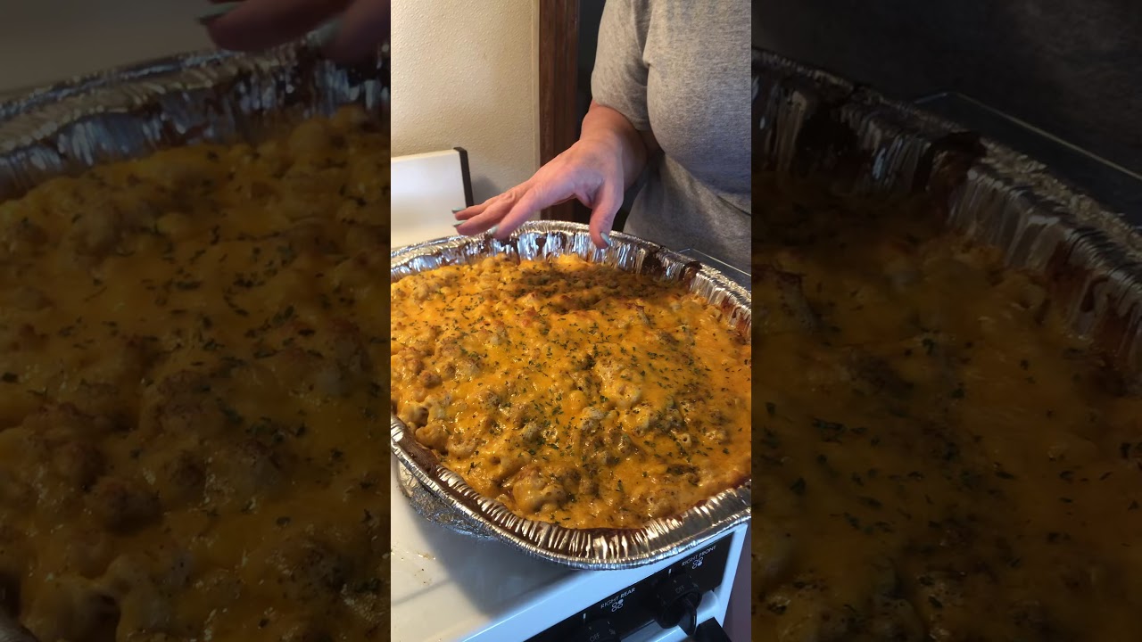 Final products.. Mac and cheese, pinto beans and cornbread - YouTube