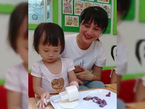 Mầm non Hoa Mai Quận 3 Bé làm bánh trung thu Nhóm 25-36 tháng (GB)