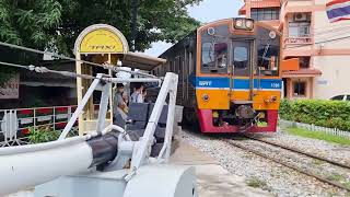 ข.4315 เข้าจอดที่หยุดรถไฟบางบอน