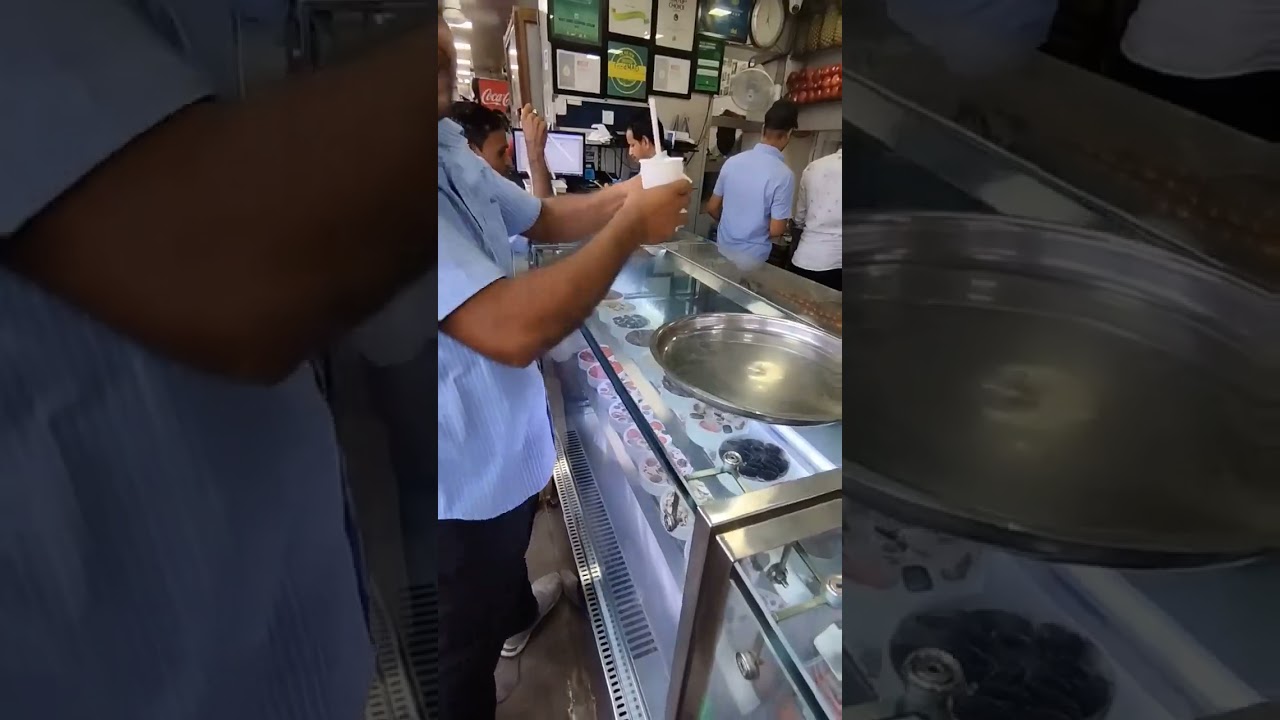 Fruit Cream 🍨 and Sitaphal (Custard apple) Milkshake. 