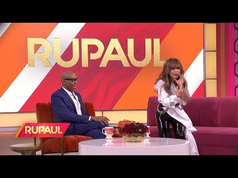 Video: Paula Abdul izlaužas amerikāņu dzīvei, lai pieķertos un kļūtu neskaidri