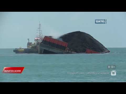 Kapal Pengangkut Batubara Terdampar Berita Cilacap Hari