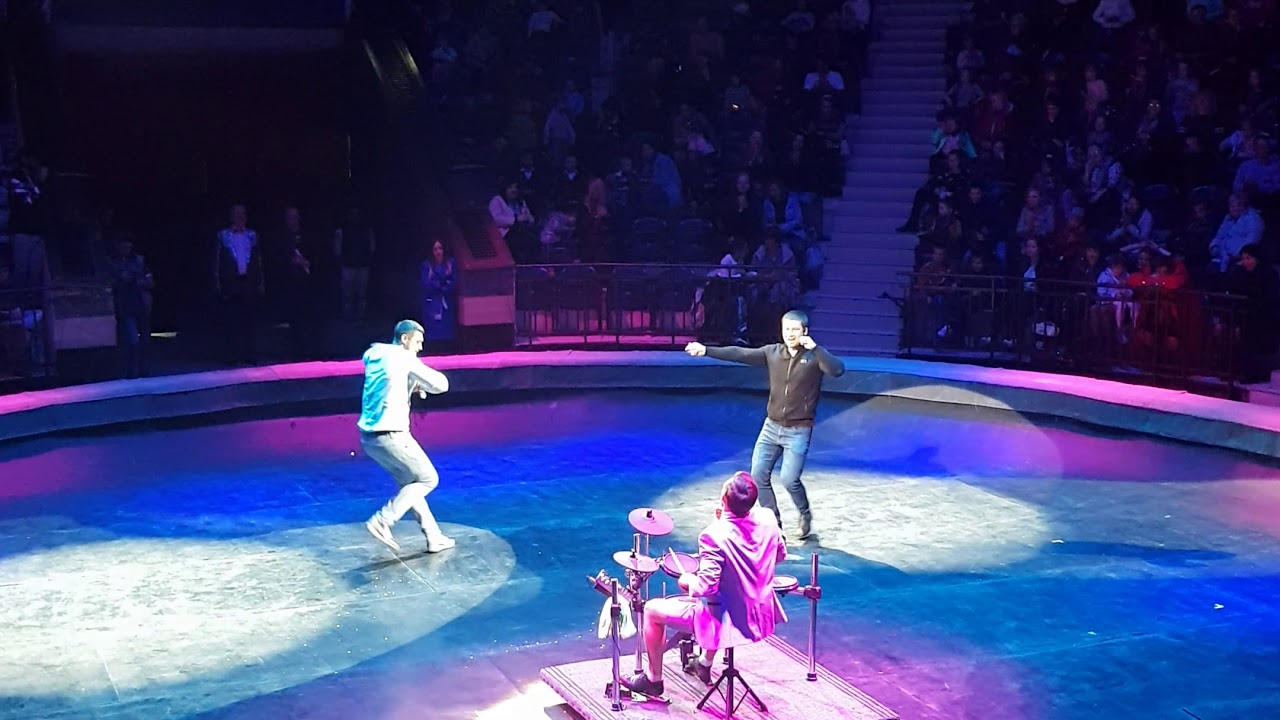 АКУЛА (Akula). Clown act circus, drums, dance battle