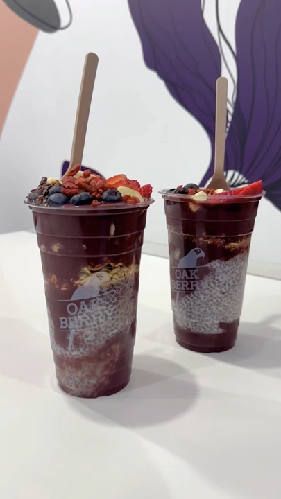 Unlimited toppings for your Açaí bowl at Oakberry. The one I went to was in NYC. #acai #yummy