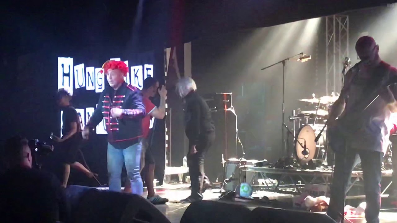 HLH The Ghost is Jimmy Savile Butlins Skegness 05 10 29 - YouTube