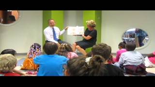 Delaware Governor Jack Markell reads to students at the new Dover Public Library