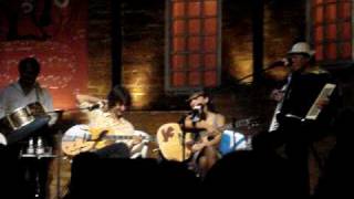 Mallu Magalhães- La Vie En Rose