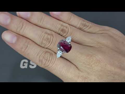 Unbehandelter rubin im Pigeon-Blood cushion schliff 3,03 karat, Mosambik Video  № 1