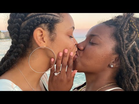 Beautiful lesbian couple get engaged in Hawaii